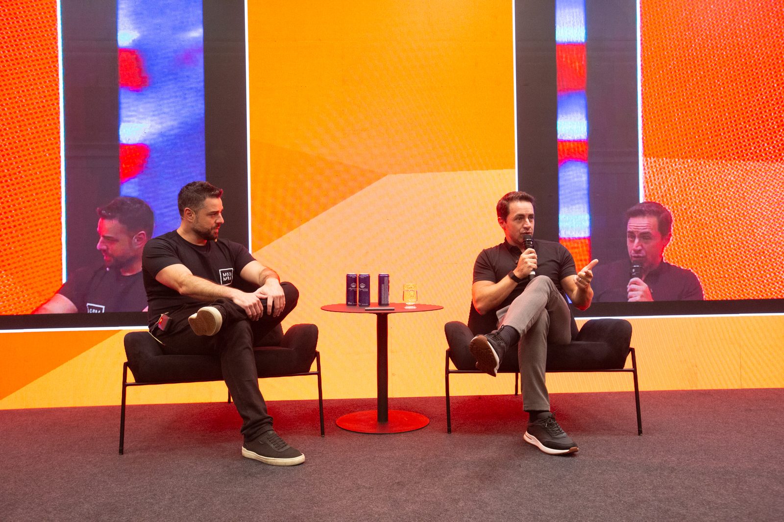 Painel de discussão